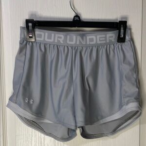 Under Armour Gray Athletic Shorts Moisture-Wicking Relaxed Fit